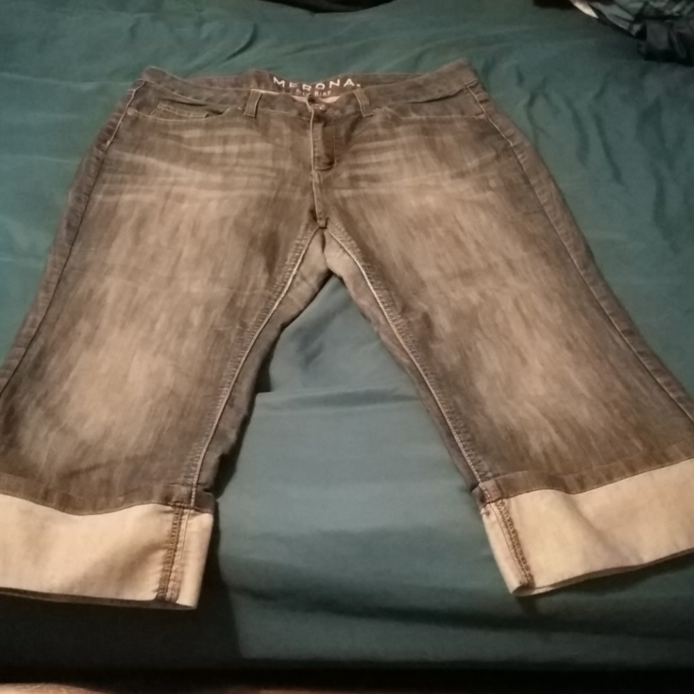 Denim Capris - Midrise size 16